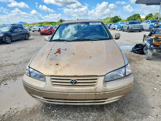 1997 Toyota Camry LE