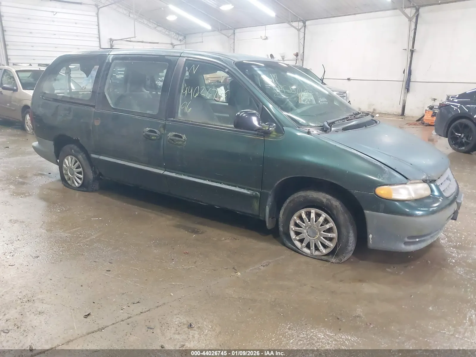1996 Plymouth GRAND VOYAGER
