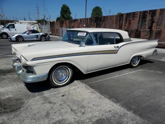 1957 Ford FAIRLANE