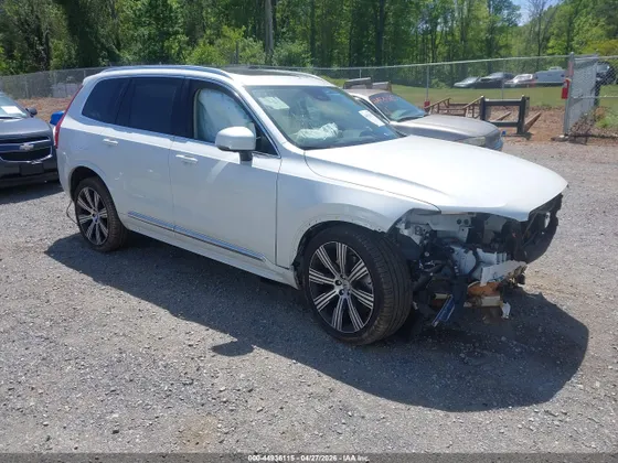 2025 Volvo XC90 Plug-In Hybrid Ultra