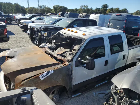 2003 Ford Super Duty F-350 DRW XL
