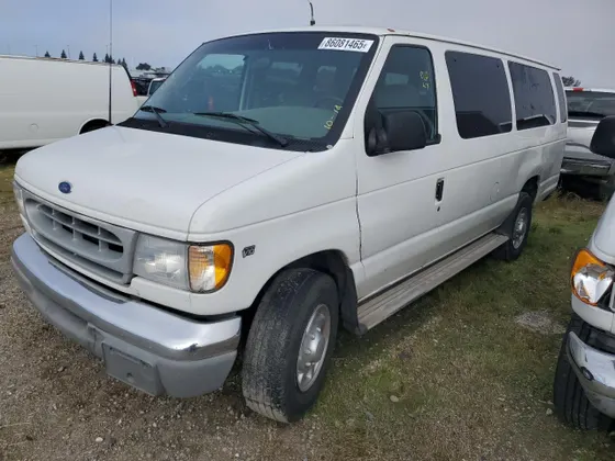 2001 Ford Econoline Wagon XL