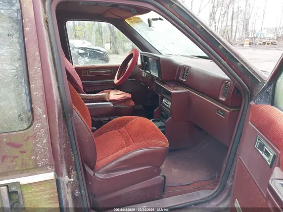 1986 Plymouth Voyager LE