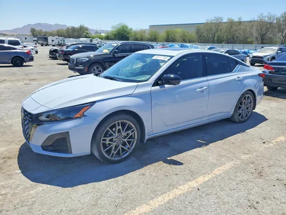 2024 Nissan Altima 2.0 SR