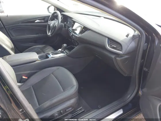 2020 Buick Regal Sportback Essence