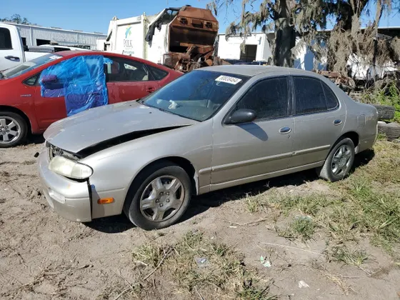 1996 Nissan Altima XE