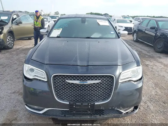 2017 Chrysler 300 300C Platinum