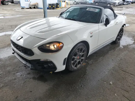 2020 FIAT 124 Spider Abarth
