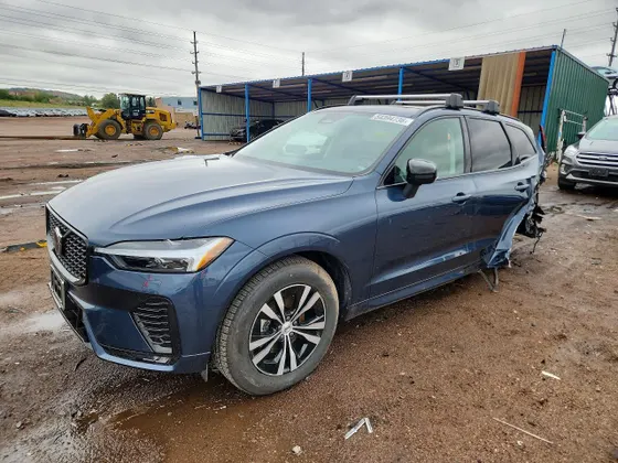 2025 Volvo XC60 Core