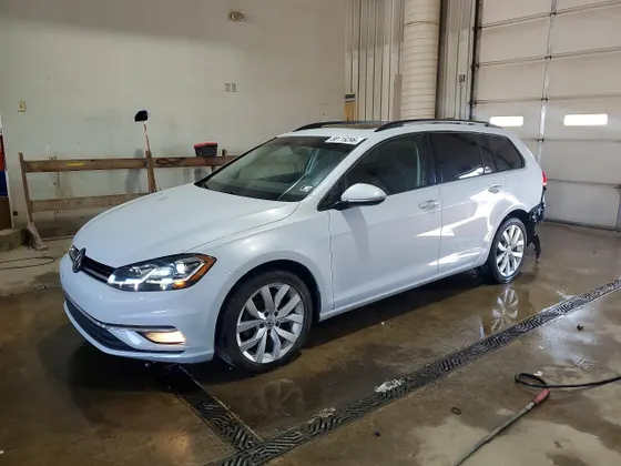 2019 Volkswagen Golf SportWagen S