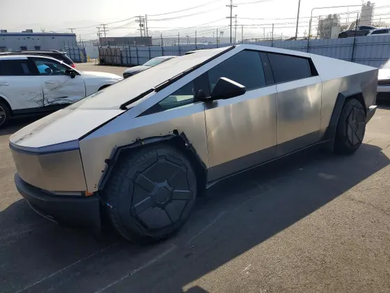2026 Tesla Cybertruck Premium
