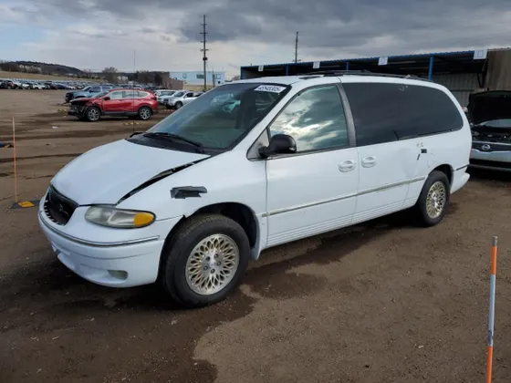 1996 Chrysler Town & Country LXi