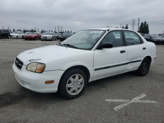 2000 Suzuki Esteem GL