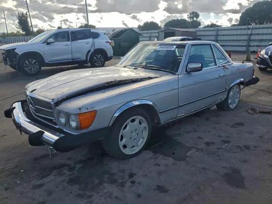 1980 Mercedes-Benz 400 400-CLASS