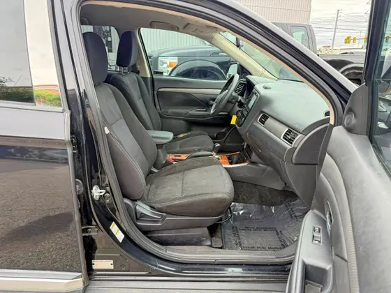 2018 Mitsubishi Outlander ES