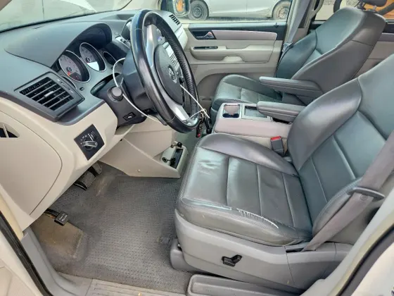 2009 Volkswagen Routan SEL