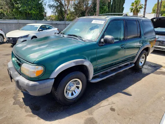2000 Ford Explorer XLS