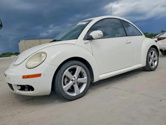 2008 Volkswagen New Beetle Coupe Triple White