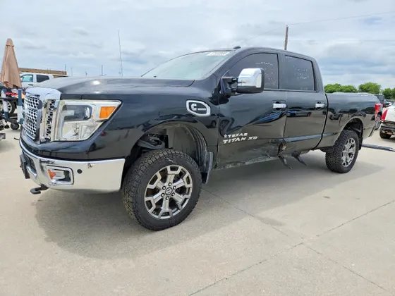 2017 Nissan Titan XD SV
