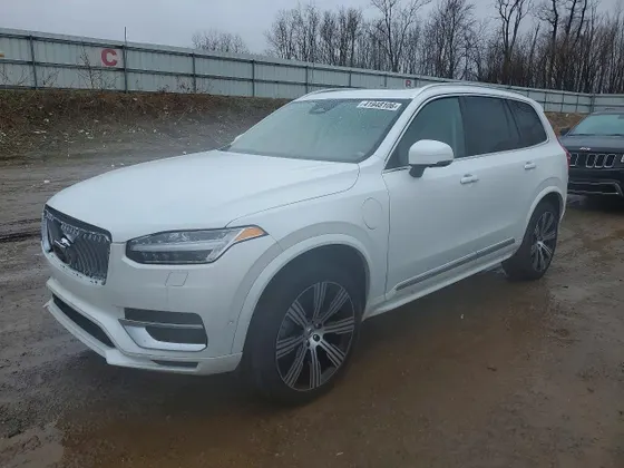 2024 Volvo XC90 Recharge Plug-In Hybrid Plus