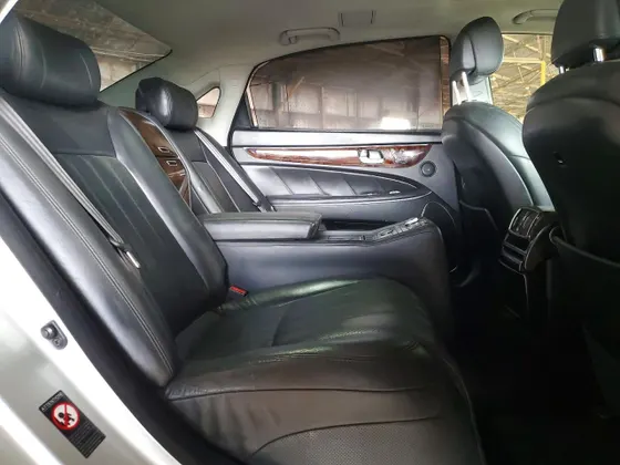 2012 Hyundai Equus Signature
