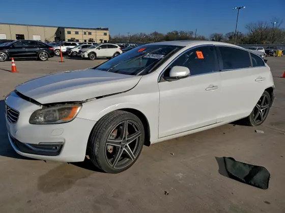 2016 Volvo S60 Inscription T5 Drive-E Platinum
