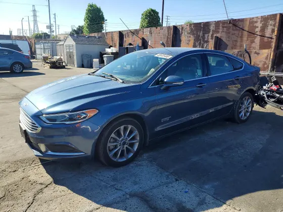 2018 Ford Fusion Energi SE