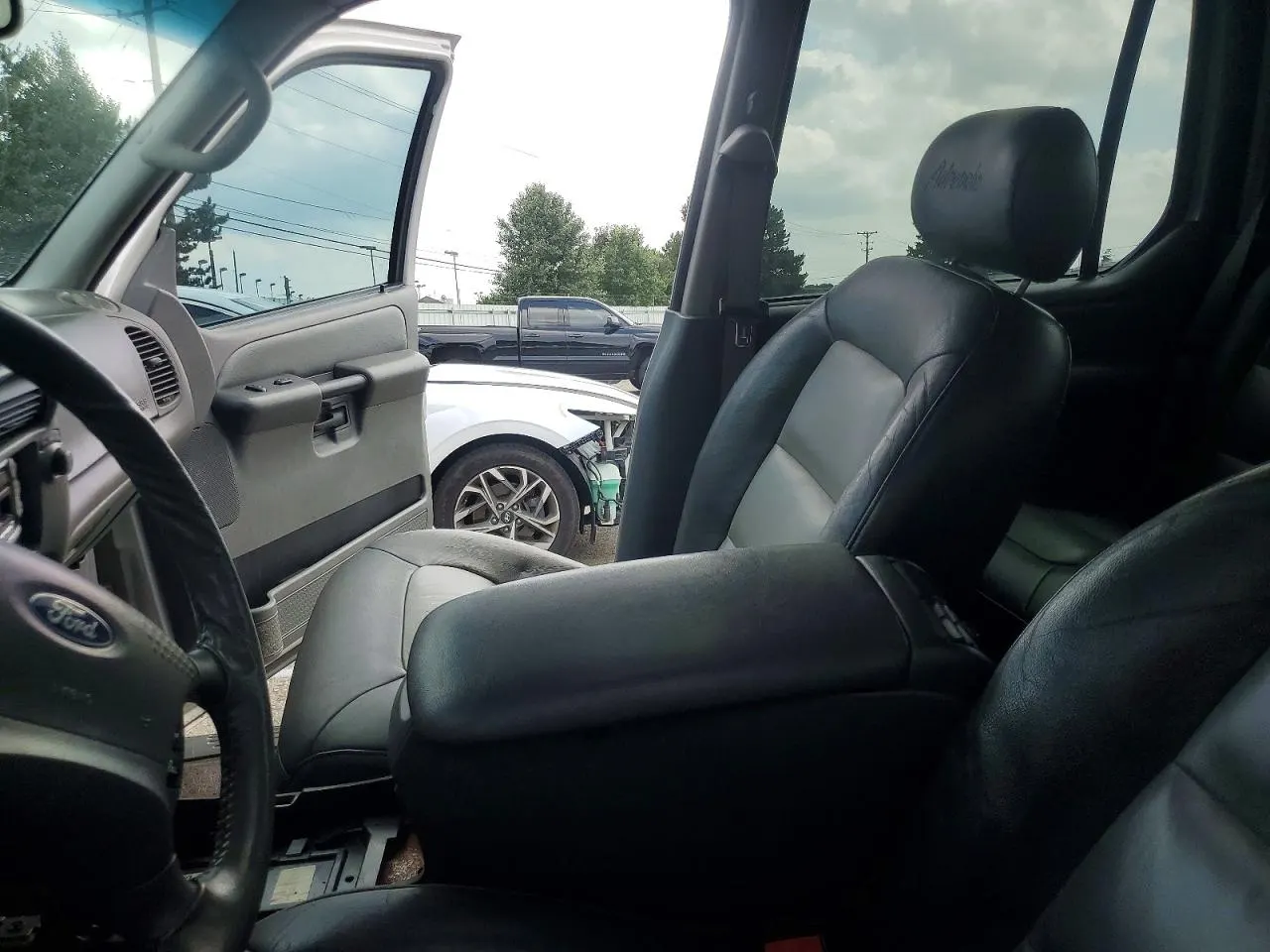 2005 Ford Explorer Sport Trac XLS