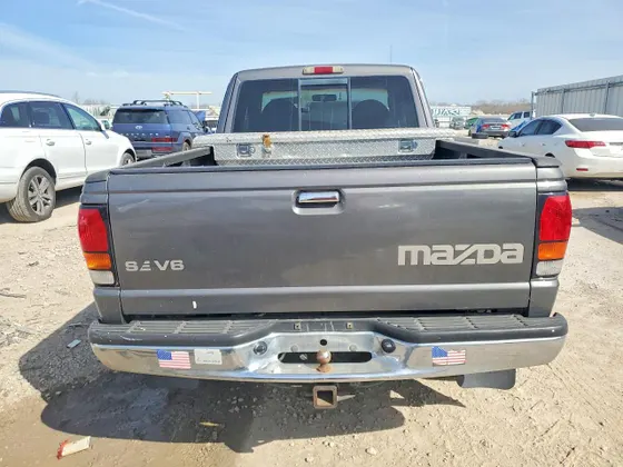 2000 Mazda B-Series 4WD Truck SE