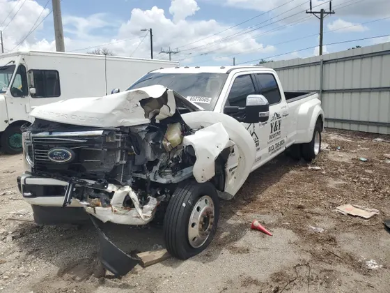 2022 Ford Super Duty F-450 DRW XL