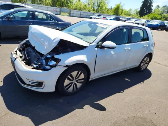 2019 Volkswagen e-Golf SE