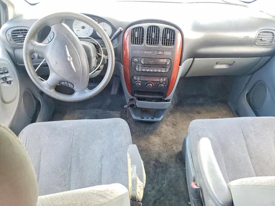 2006 Chrysler Town & Country SWB TOWN & COUNTRY