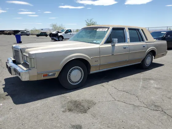 1988 Lincoln Town Car