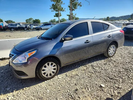 2016 Nissan Versa S