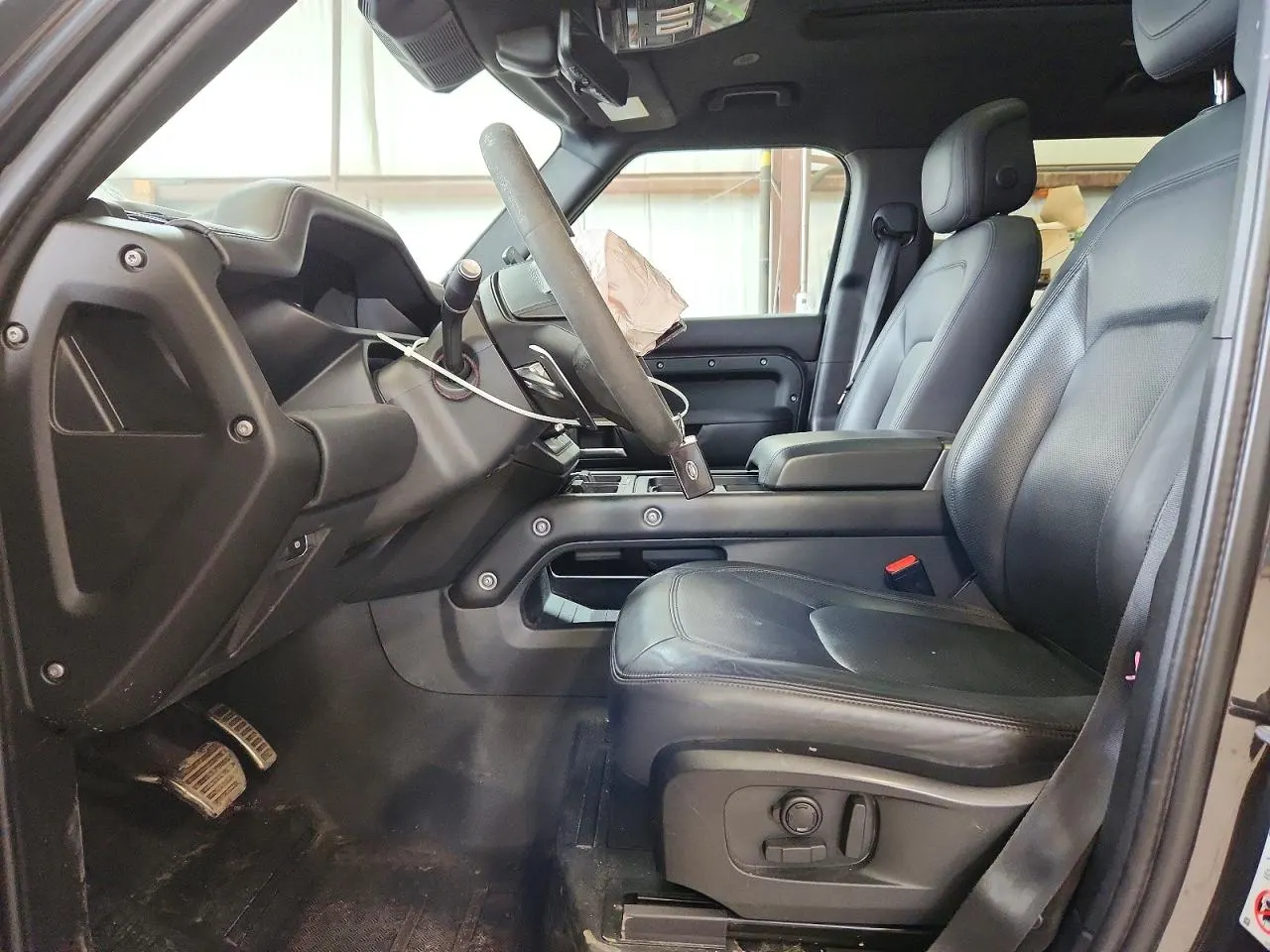 2023 Land Rover Defender V8