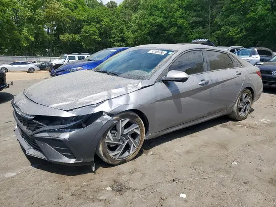 2024 Hyundai Elantra Limited
