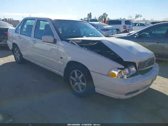 2000 Volvo S70 SE