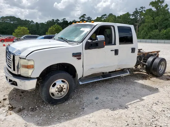 2010 Ford Super Duty F-350 DRW XL