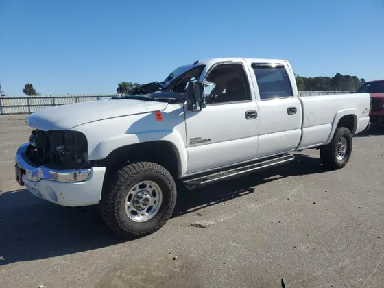 2005 GMC Sierra 3500 DRW SL