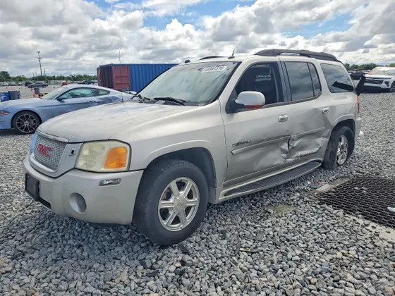 2005 GMC Envoy XL Denali