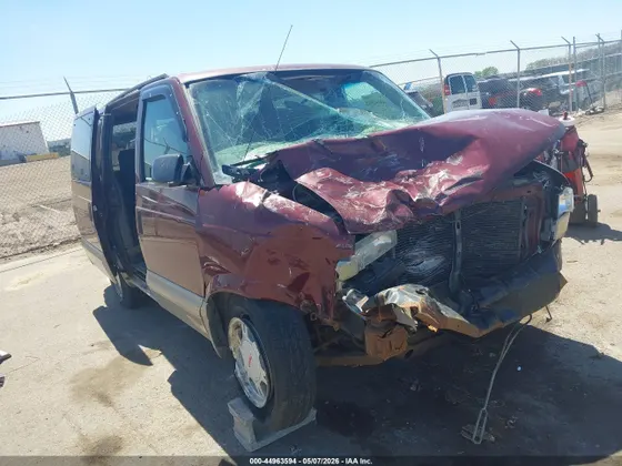 2004 GMC Safari Passenger