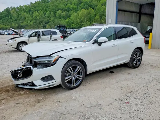 2021 Volvo XC60 Momentum