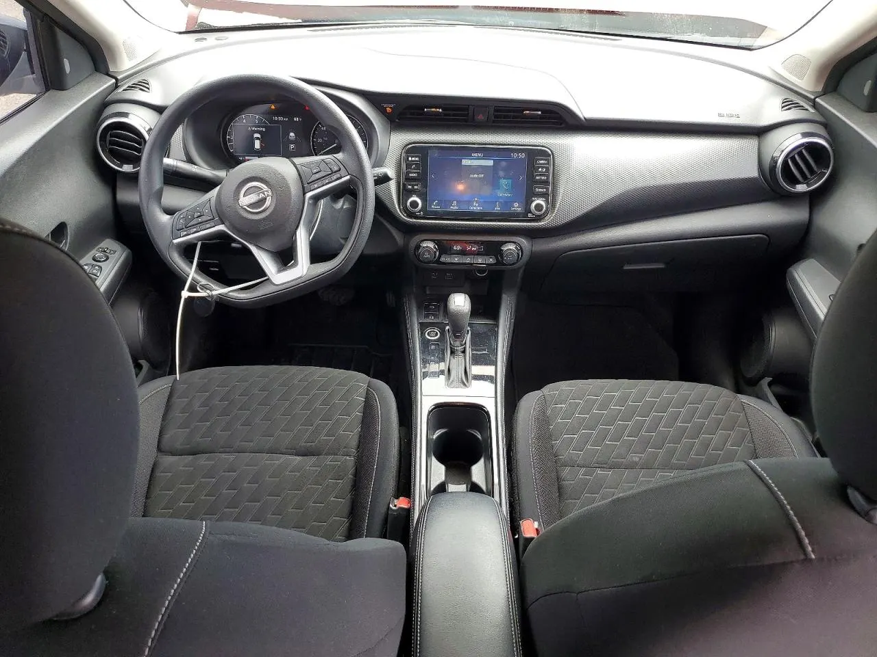 2022 Nissan Kicks SV