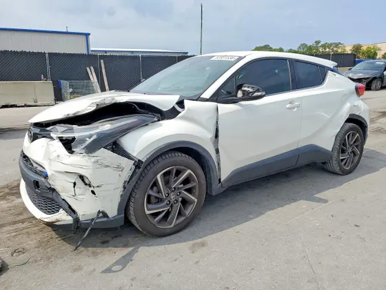 2021 Toyota C-HR XLE