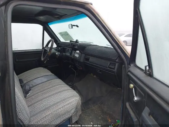 1986 Ford Bronco 4WD Custom