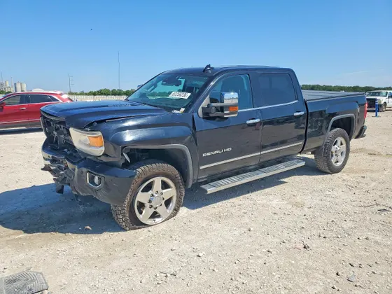 2015 GMC Sierra 2500HD Denali