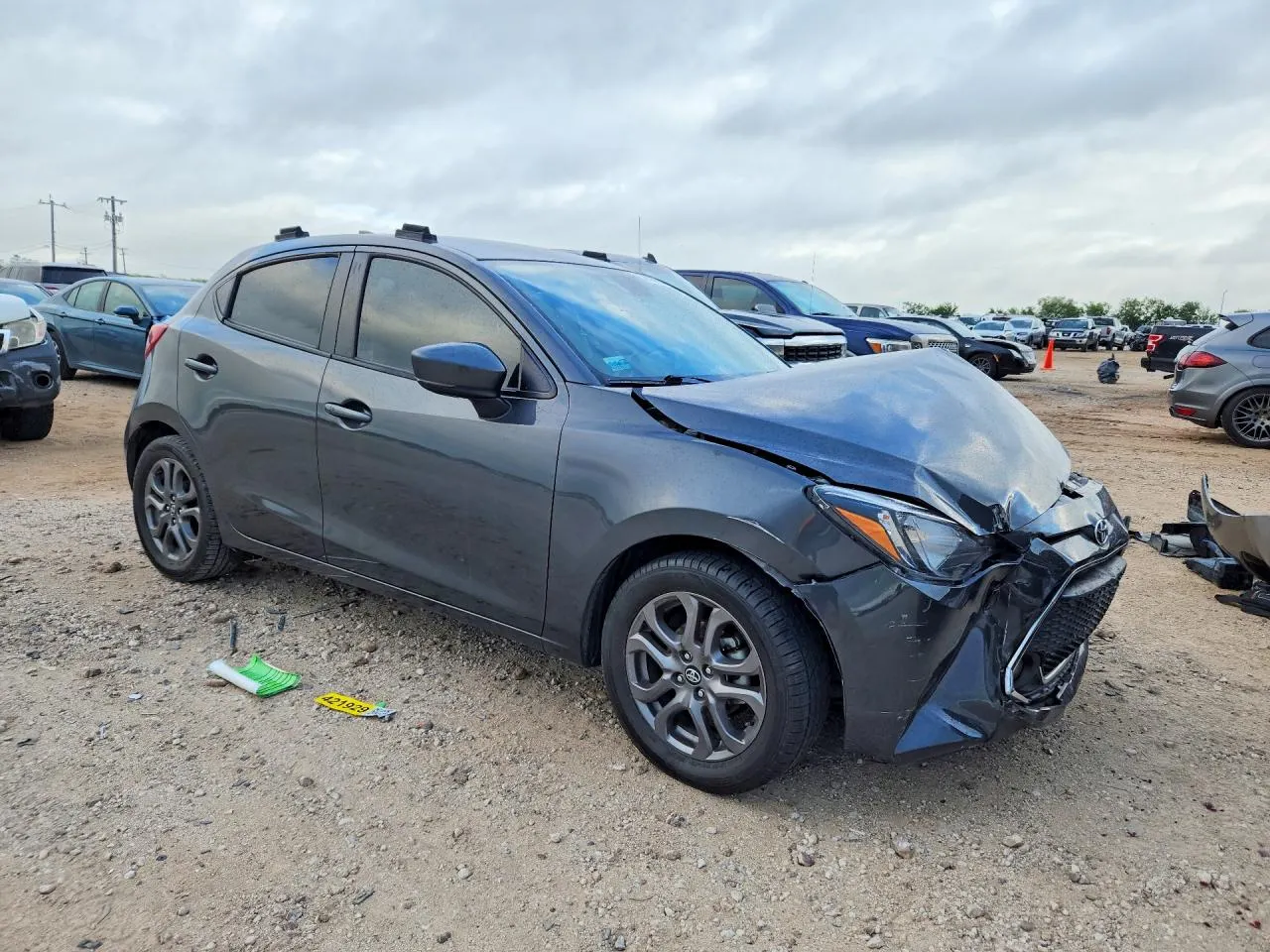 2020 Toyota Yaris Hatchback LE