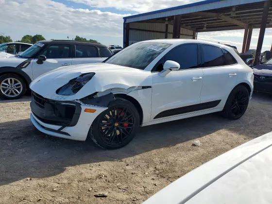 2022 Porsche Macan Turbo