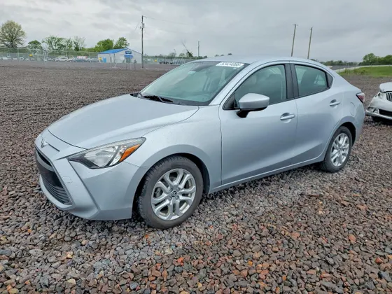 2017 Toyota Yaris iA
