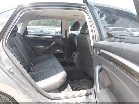 2017 Volkswagen Passat 1.8T SE w/Technology